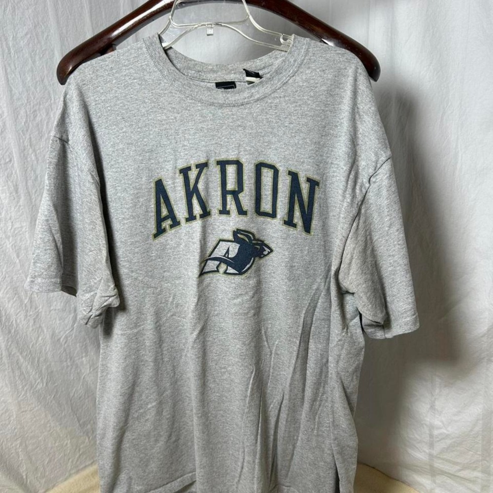 Grey‎ Akron Zips men's T-shirt #AkronZips #CollegeSpirit